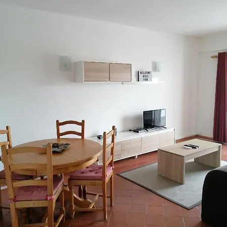 Apartment Em *